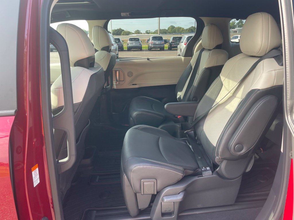 New 2026 Toyota Sienna Limited FWD image 13