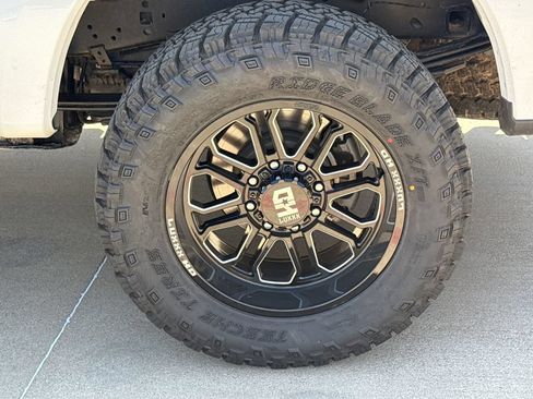 Used 2025 Ford F250 XLT w/ FX4 Off-Road Package AWD/4WD image 9