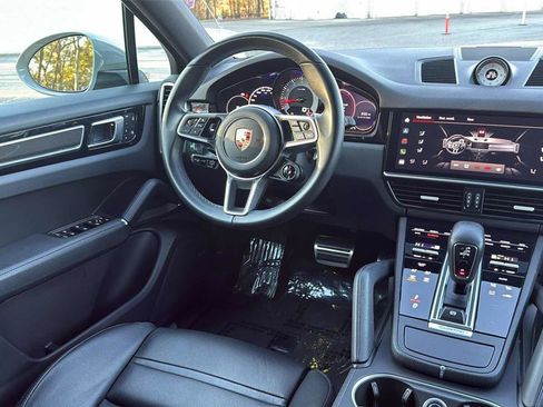 Used 2022 Porsche Cayenne S Platinum image 17