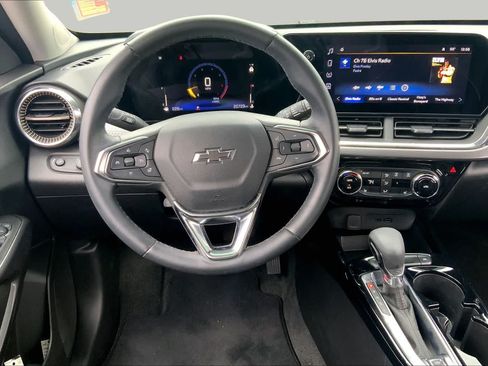 Used 2025 Chevrolet Trax ACTIV w/ Driver Confidence Package FWD image 6