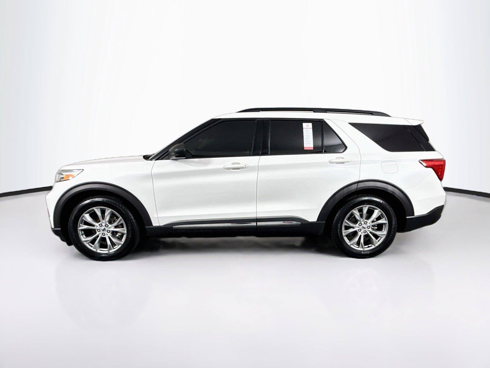 Used 2020 Ford Explorer XLT w/ Equipment Group 202A RWD image 13
