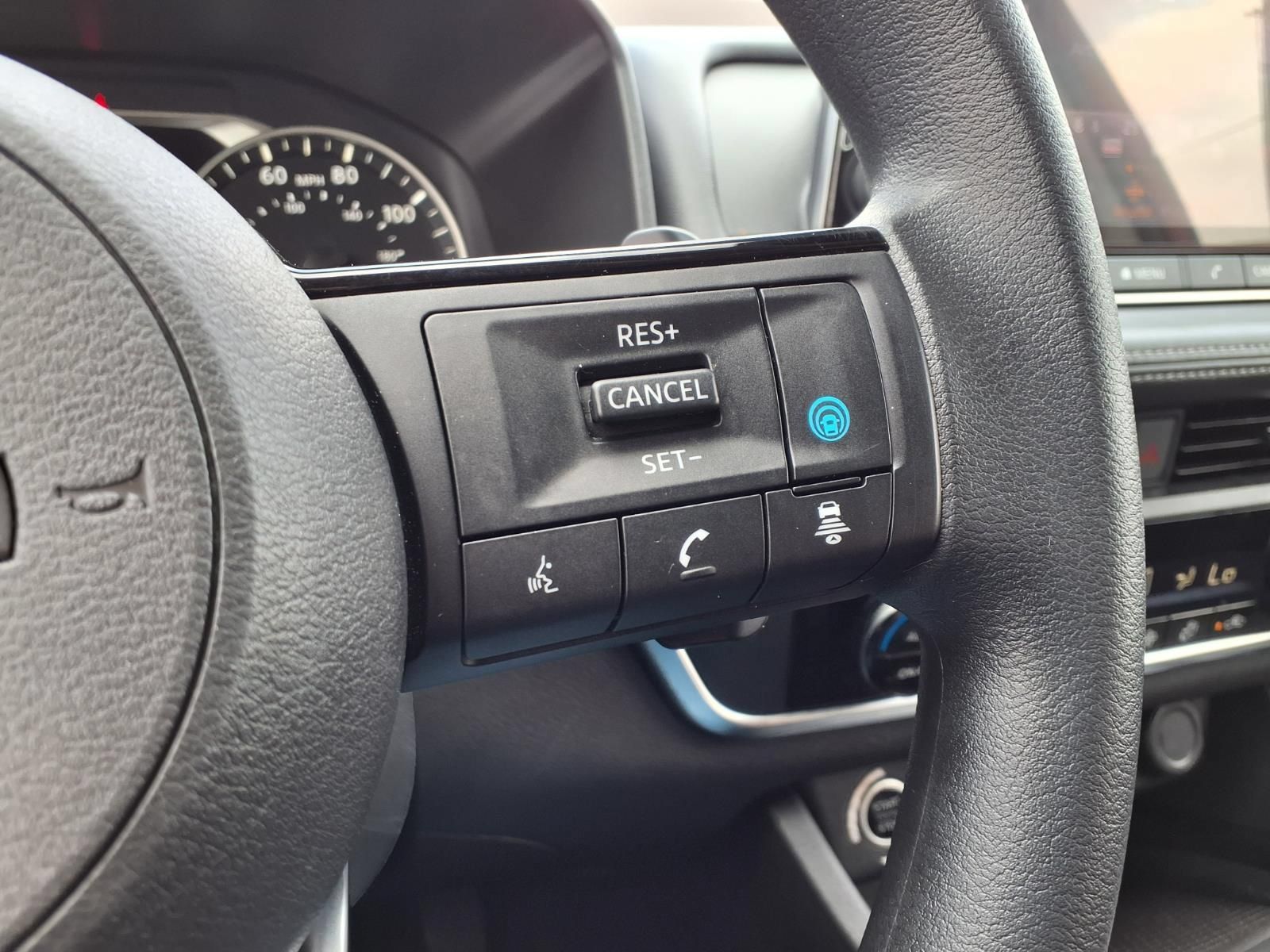Used 2023 Nissan Rogue SV FWD image 22