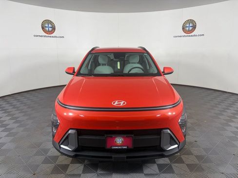 Used 2025 Hyundai Kona SEL AWD/4WD image 16