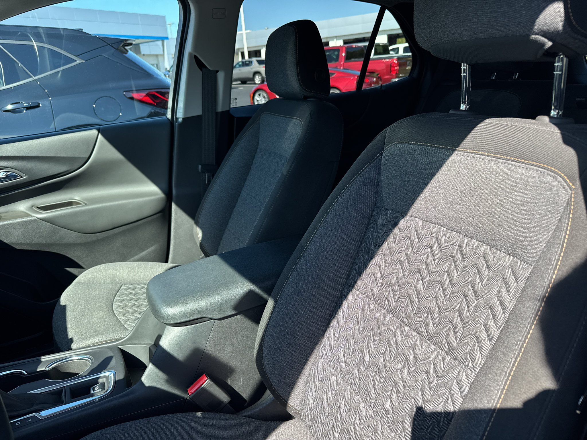 Used 2024 Chevrolet Equinox LT FWD image 8