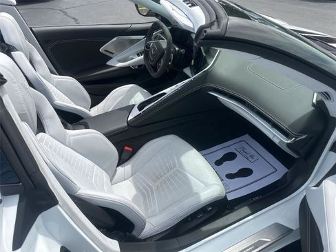 Used 2024 Chevrolet Corvette Stingray Premium Conv w/ Z51 Performance Package RWD image 31