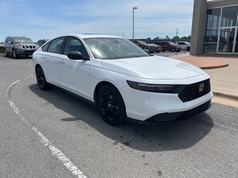 Used 2025 Honda Accord SE image 3