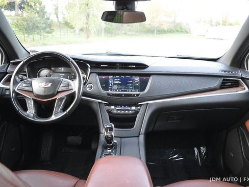 Used 2020 Cadillac XT5 Premium Luxury w/ LPO, Floor Liner Package AWD/4WD image 18