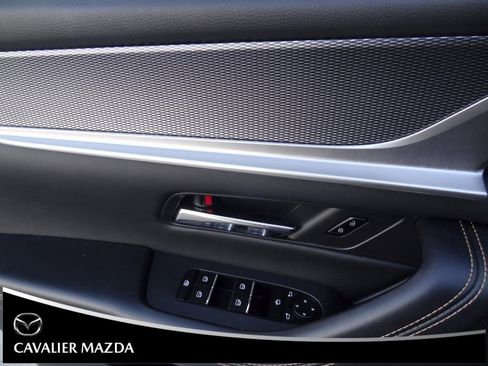 Certified 2025 MAZDA CX-70 3.3 Turbo S w/ Premium Package image 22