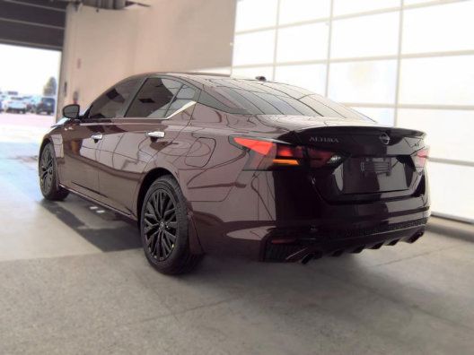 Used 2025 Nissan Altima 2.5 SV w/ SV Special Edition Package FWD image 2
