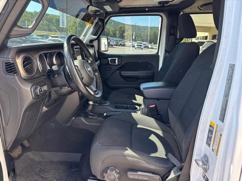 Used 2021 Jeep Gladiator Sport AWD/4WD image 9