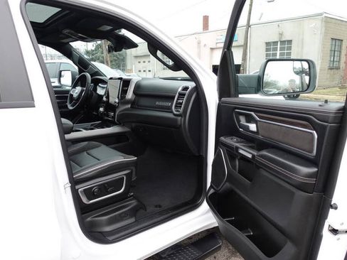 Used 2025 RAM 1500 Laramie w/ Sport Appearance Package AWD/4WD image 32