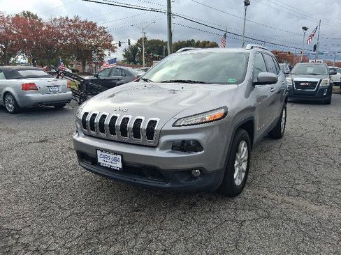 Used 2015 Jeep Cherokee Latitude w/ Cold Weather Group image 16