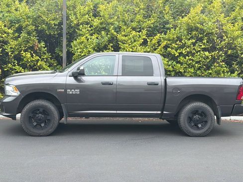 Used 2016 RAM 1500 Express AWD/4WD image 7
