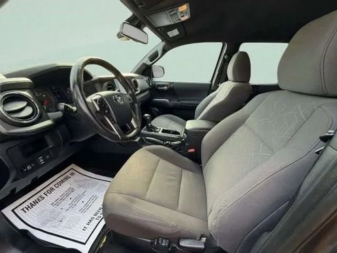 Used 2019 Toyota Tacoma TRD Off-Road image 36