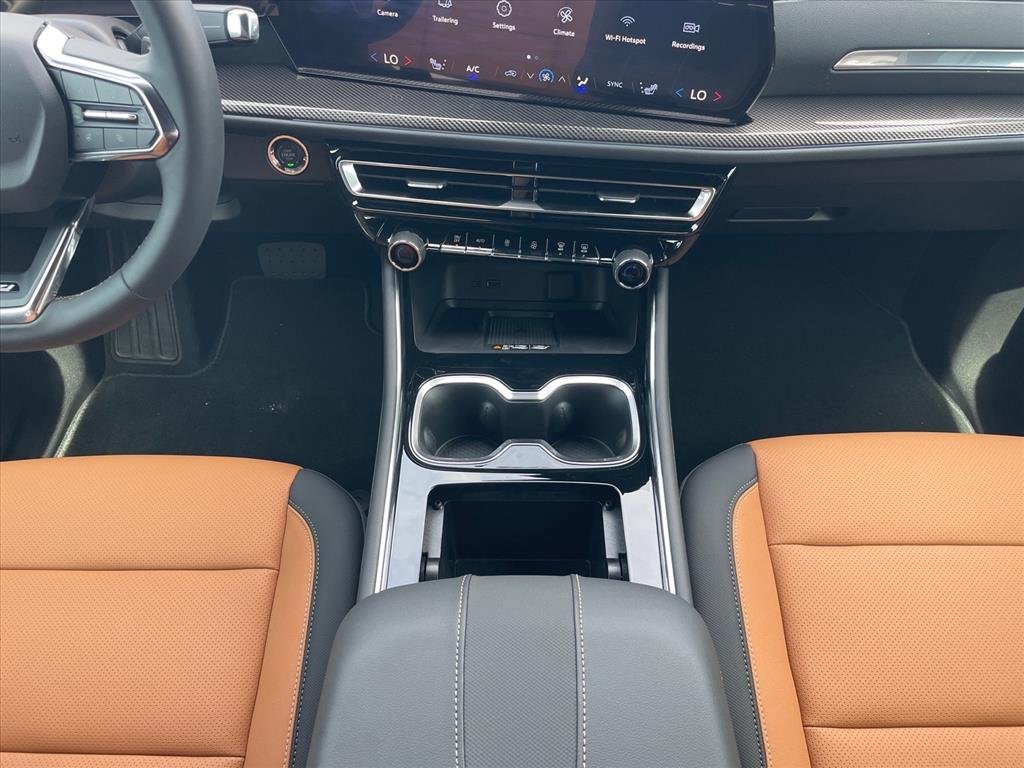 New 2027 Chevrolet Traverse Z71 w/ Driver Confidence Package AWD/4WD image 17