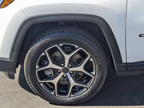 Used 2025 Jeep Compass Limited AWD/4WD image 13
