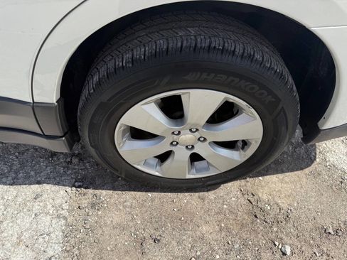 Used 2010 Subaru Outback 2.5i Premium image 10