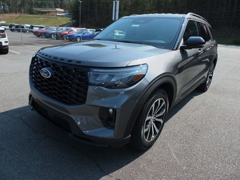 New 2026 Ford Explorer ST-Line RWD image 14