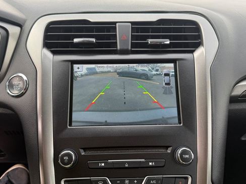 Used 2017 Ford Fusion Energi SE image 17