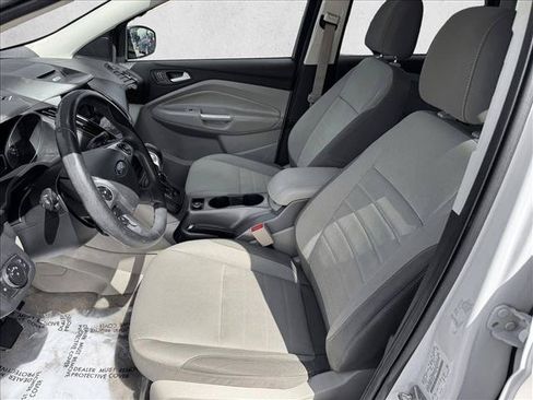 Used 2015 Ford Escape SE w/ Equipment Group 201A AWD/4WD image 9