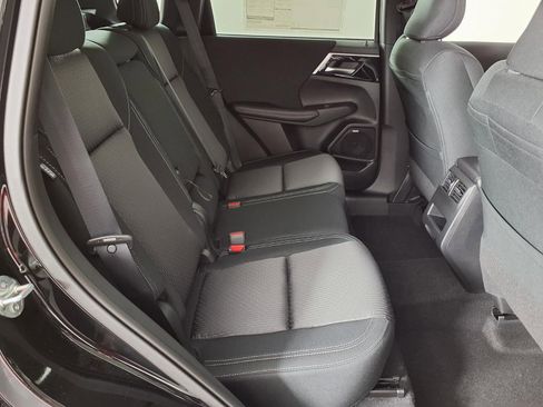 New 2026 Mitsubishi Outlander ES image 11