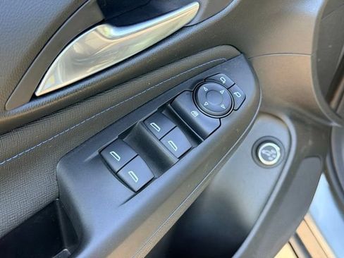 Used 2024 Buick Envista Sport Touring w/ Convenience II Package FWD image 19