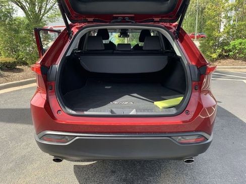 Used 2023 Toyota Venza LE image 32