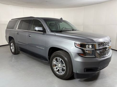 Used 2020 Chevrolet Suburban LT AWD/4WD image 2