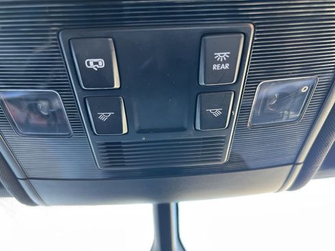 Used 2020 Volkswagen Atlas Cross Sport SE w/ Towing Package image 36