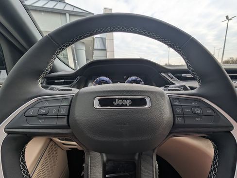 New 2026 Jeep Grand Cherokee Limited w/ Limited Altitude Package image 19