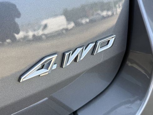 Used 2022 Ford Explorer Platinum w/ Equipment Group 601A AWD/4WD image 39