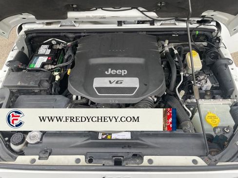 Used 2015 Jeep Wrangler Unlimited Sahara AWD/4WD image 22