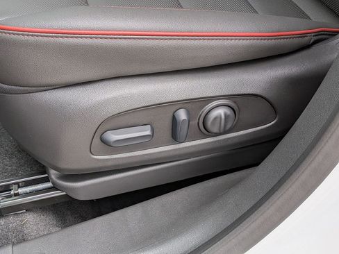 New 2026 Chevrolet TrailBlazer RS w/ Convenience Package FWD image 16