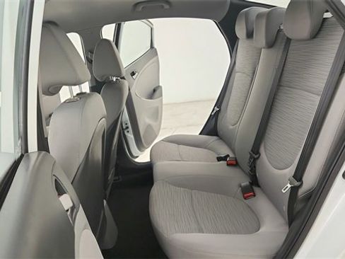 Used 2015 Hyundai Accent GLS image 24