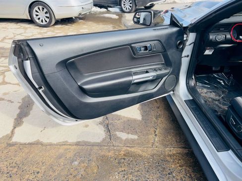 Used 2015 Ford Mustang Convertible w/ Equipment Group 051A image 27