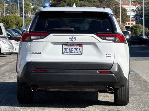 Used 2022 Toyota RAV4 XLE image 5