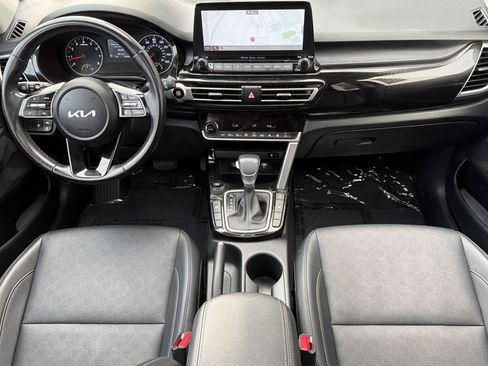 Used 2023 Kia Seltos EX AWD/4WD image 3