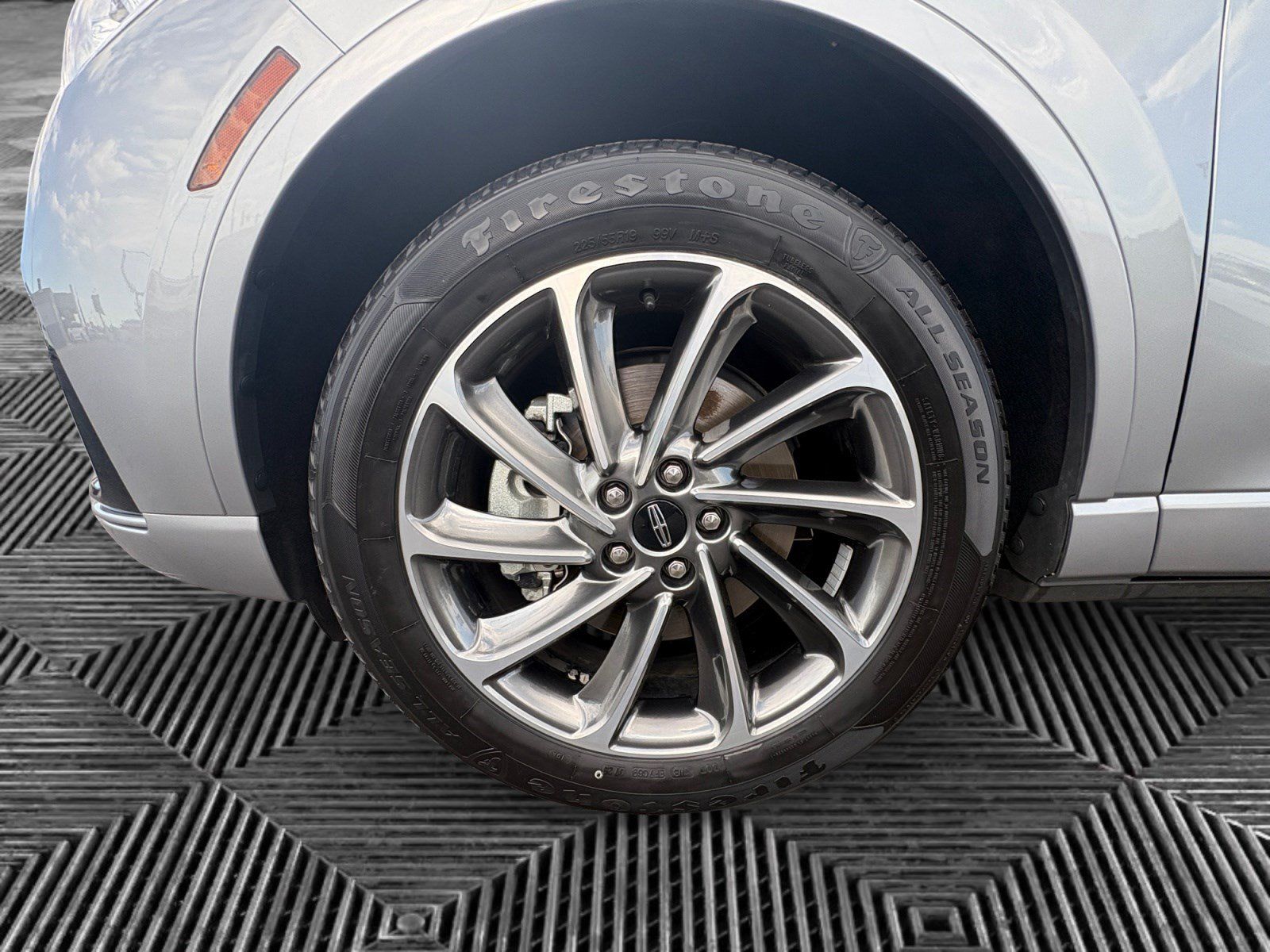 Certified 2024 Lincoln Corsair Grand Touring AWD/4WD image 14