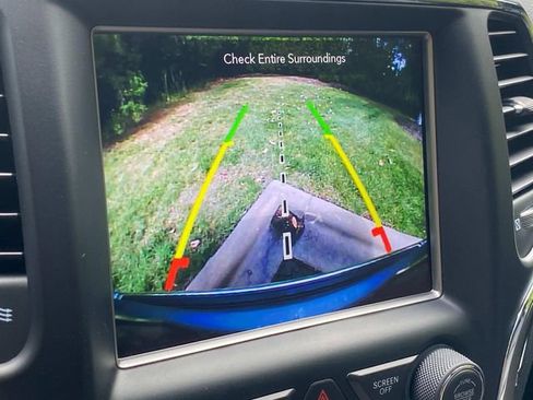 Used 2018 Jeep Grand Cherokee Limited RWD image 23