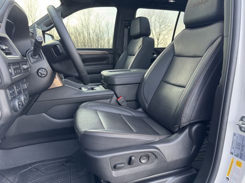 Used 2023 Chevrolet Tahoe High Country AWD/4WD image 14