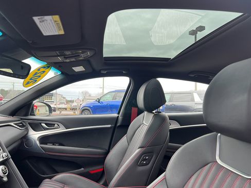 Used 2023 Genesis G70 2.0T w/ Sport Prestige Package image 23