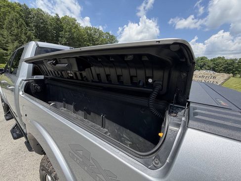 Used 2022 RAM 2500 Laramie AWD/4WD image 7