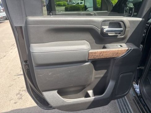 Used 2023 GMC Sierra 2500 Denali w/ Denali Black Diamond Edition image 23