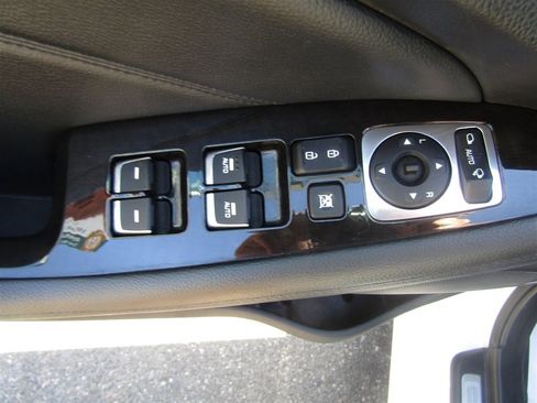 Used 2016 Kia Cadenza Limited FWD image 16
