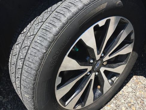 Used 2017 Subaru Outback 2.5i Limited image 9