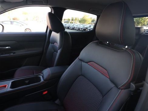 New 2025 Nissan Kicks SR image 15