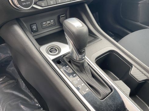 Used 2024 Nissan Sentra SV w/ All-Weather Package FWD image 22