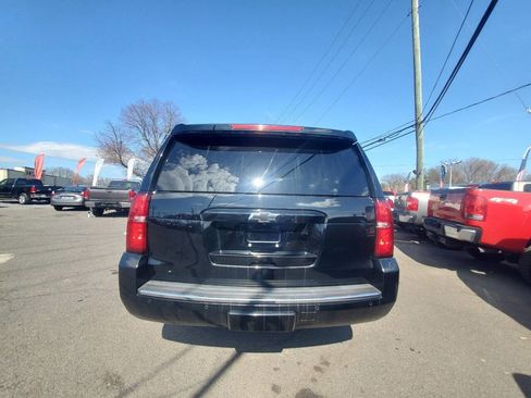 Used 2015 Chevrolet Suburban LTZ image 4