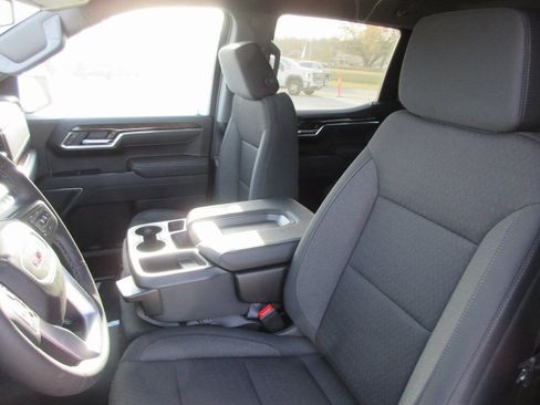 New 2026 GMC Sierra 1500 SLE image 14