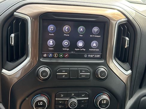 Used 2020 Chevrolet Silverado 2500 High Country w/ Z71 Off-Road Package image 12